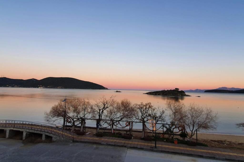 Apartmán Θέα Μπροστά Στη Θάλασσα Néa Péramos Exteriér fotografie