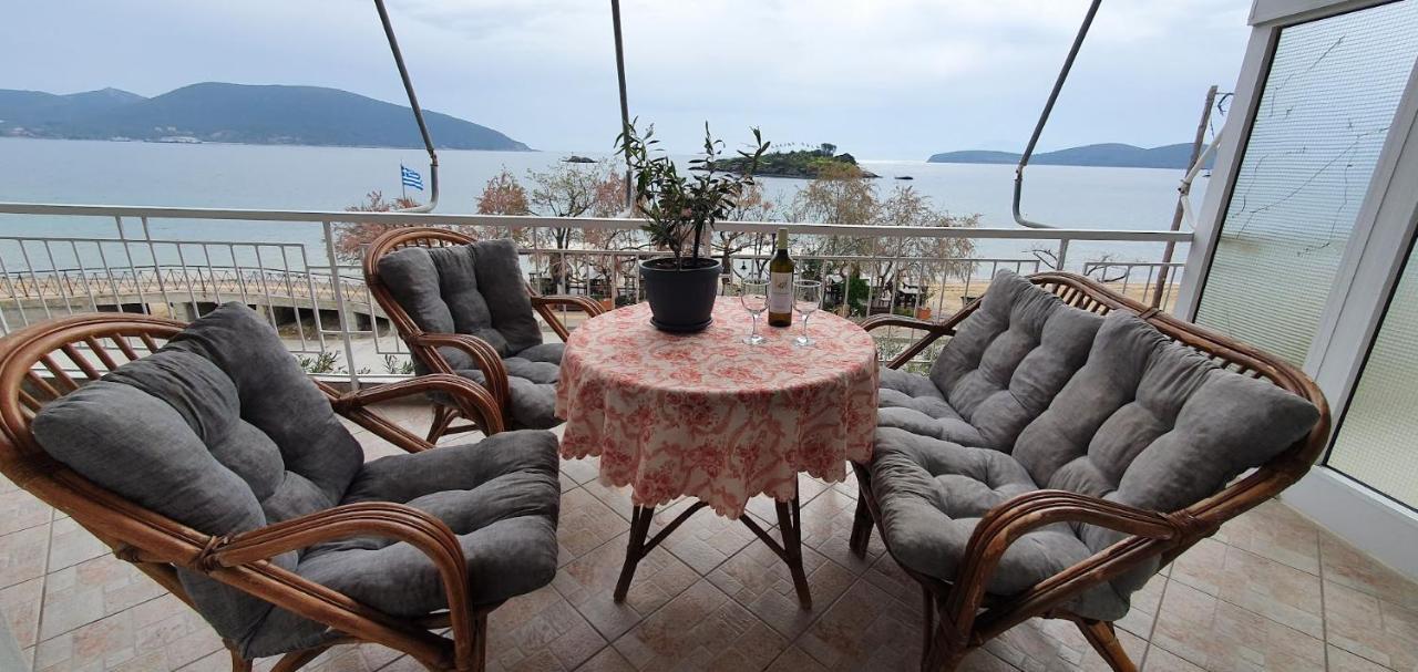 Apartmán Θέα Μπροστά Στη Θάλασσα Néa Péramos Exteriér fotografie